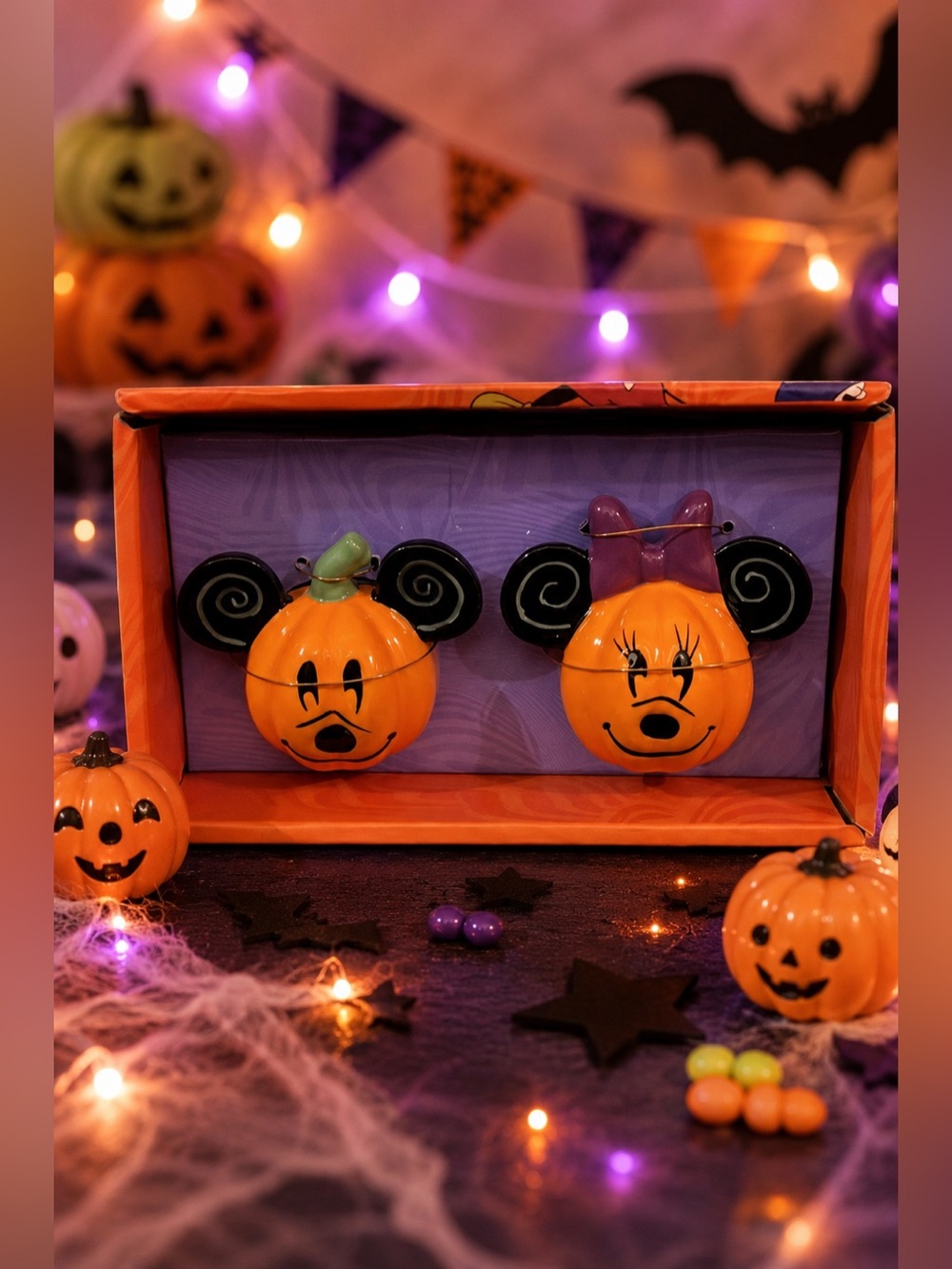 Disney Mickey and Minnie pumpkin salt and pepper shakers